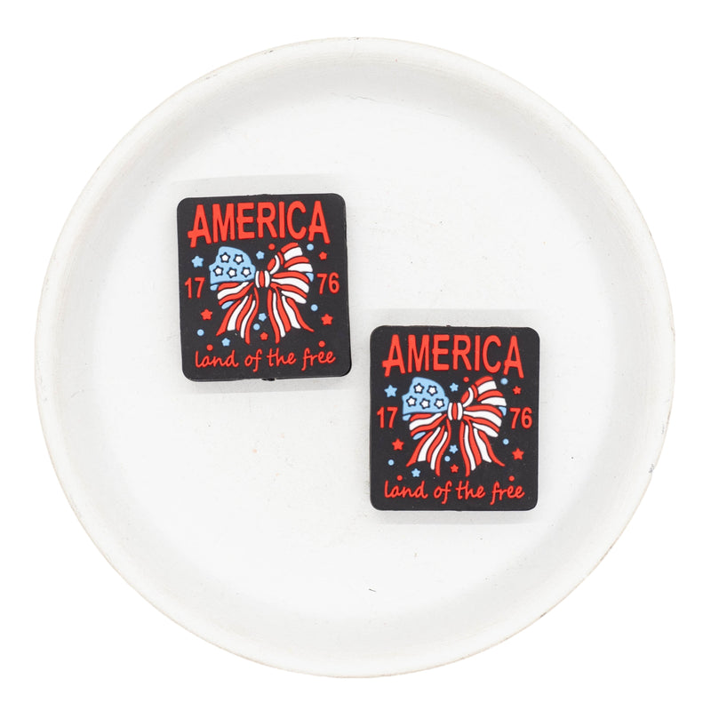 America Land of the Free 1776 Silicone Focal Bead 31x28mm (Package of 2)