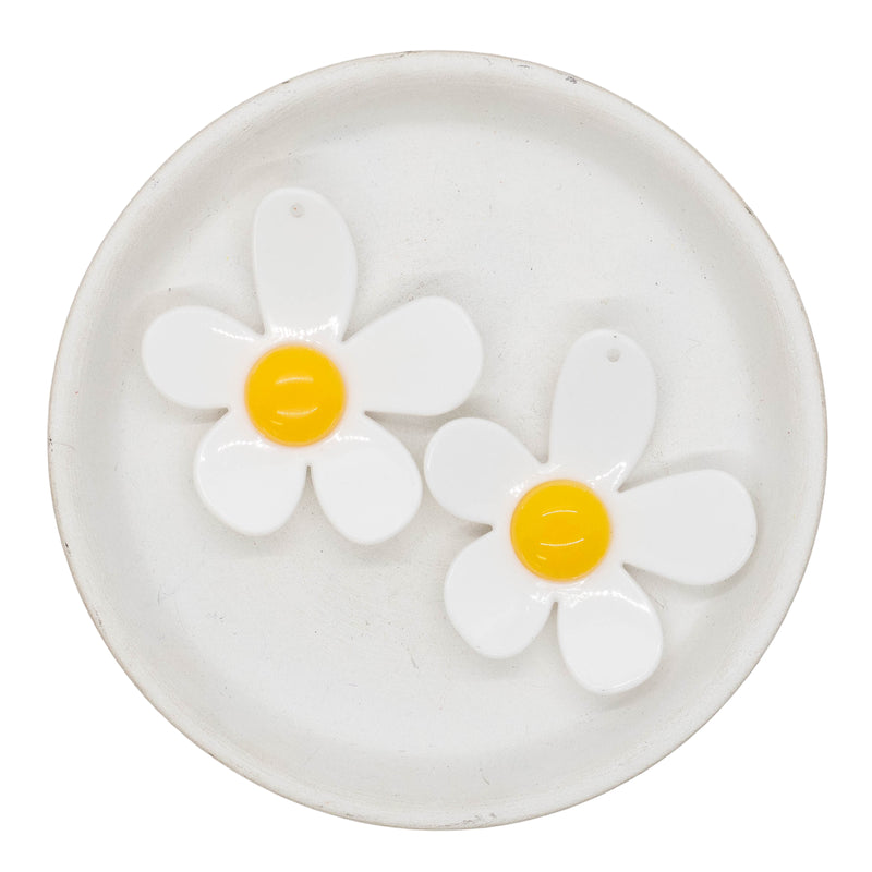 Daisy Resin w/Hole 49x46mm