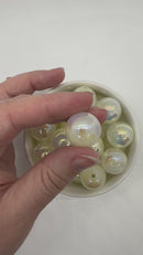 Ivory UV Shimmer Cloud Beads 20mm (Package of 10)